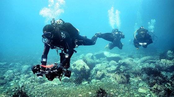 울릉도 수중 탐사에 나선 한국해양과학기술원 연구팀과 취재기자. 박성진