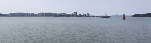 인천 앞바다에서 보이는 영종국제도시 전경. 인천경제자유구역청 제공