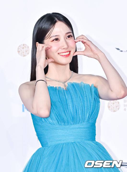 [OSEN=부산, 박준형 기자] 4일 오후 ‘부산 해운대구 영화의전당 야외극장에서 제28회 부산국제영화제(BIFF)' 개막식 레드카펫 행사가 열렸다.  배우 박은빈이 레드카펫을 밟고 있다.  2023.10.04 /soul1014@osen.co.kr