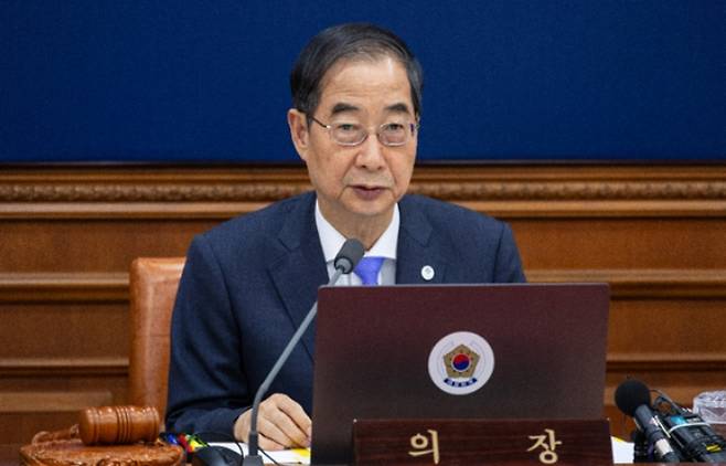 한덕수 국무총리가 4일 오전 서울 종로구 정부서울청사에서 열린 국무회의에 참석해 국민 안전과 강화 관련 발언을 하고 있다. 연합뉴스