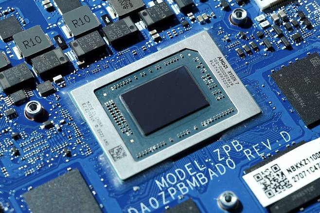 [리뷰] 모바일 AI 하드웨어의 마중물 될까, AMD 라이젠 7 7840U