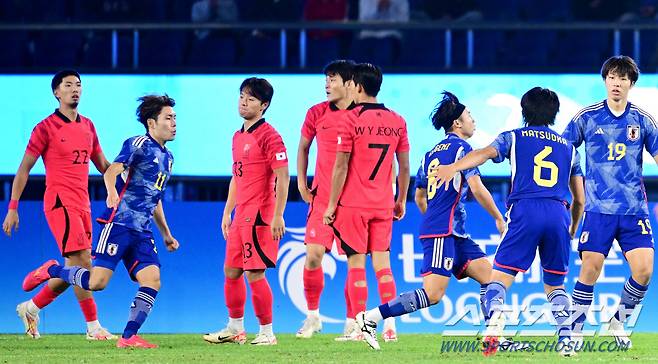 7일 오후 중국 항저우 황룽스포츠센터스타디움에서 대한민국 축구대표팀과 일본의 항저우아시안게임 남자축구 결승전이 열렸다. 전반 일본에 선취골을 허용한 축구대표팀. 항저우(중국)=송정헌 기자songs@sportschosun.com/2023.10.07/