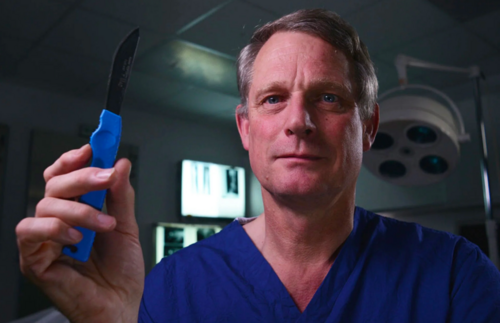 영국 법의병리학자인 저자 리처드 셰퍼드 박사. 그는 영국의 ‘의학 탐정’으로 불린다. [리처드 셰퍼드 박사 홈페이지]