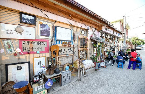 광주광역시에서 성공적인 도시재생 모델로 꼽히는 남구 양림동의 ‘펭귄마을’의 모습. 프리랜서 장정필