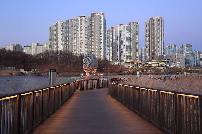 경기도 화성시 동탄신도시의 호수공원과 주변 아파트들. / 사진=게티이미지뱅크