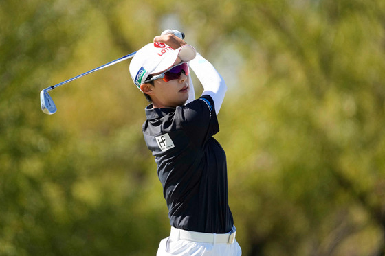 Korea's Kim Hyo-joo plays her shot from the 16th tee during the final round of The Ascendant LPGA benefiting Volunteers of America at Old American Golf Club in The Colony, Texas, on Sunday. [AFP/YONHAP]