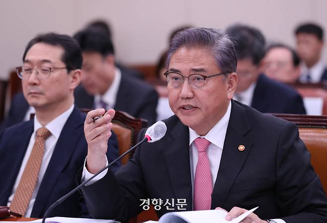 박진 외교부 장관이 10일 국회 외교통일위원회 국정감사에서 의원질의에 답하고 있다. 박민규 선임기자