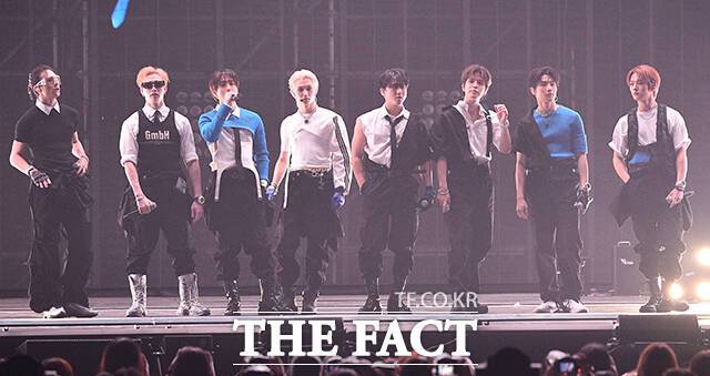 아티스트와 팬이 함께 만들고 즐기는 K-POP 축제 '2023 더팩트 뮤직 어워즈'가 10일 오후 인천 남동구 수산동 인천남동체육관에서 화려한 막을 올린 가운데 그룹 스트레이키즈가 화려한 무대를 펼치고 있다./인천남동체육관=이동률 기자