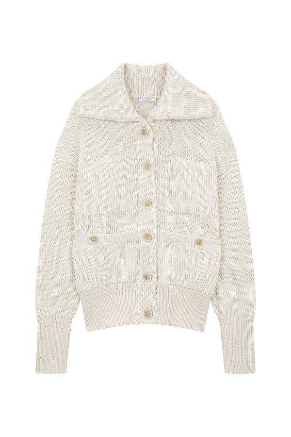 브루넬로 쿠치넬리(Brunello Cucinelli)의 빅 칼라(collar) 캐시미어 카디건. 패치 포켓 디테일과 은은하고 고급스럽게 반짝이는 미세한 세퀸 장식의 타임리스 클래식 아이템이다. 에스아이빌리지 홈페이지.