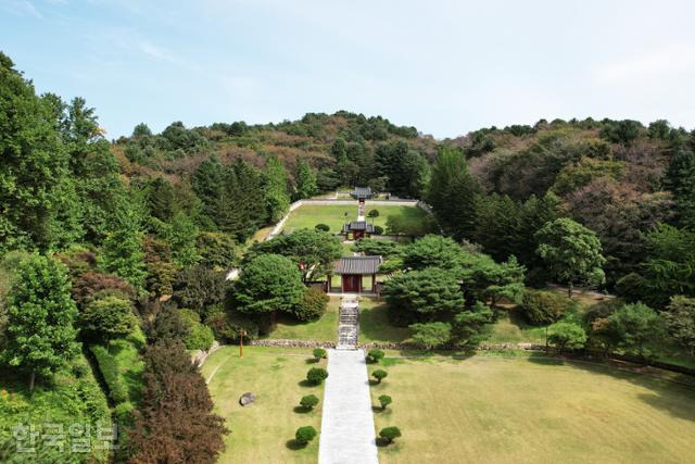 장수는 주논개의 고향이다. 읍내 양지바른 남산 자락에 그의 사당 의암사가 자리 잡고 있다.