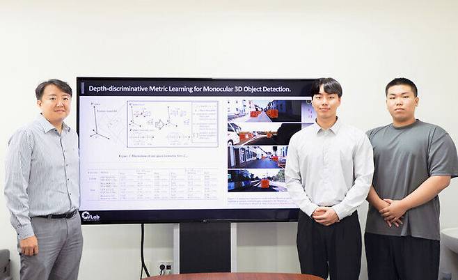 임성훈 교수(사진 왼쪽부터) , 신민규 석사과정생, 최원혁 석박사통합과정생. DGIST 제공