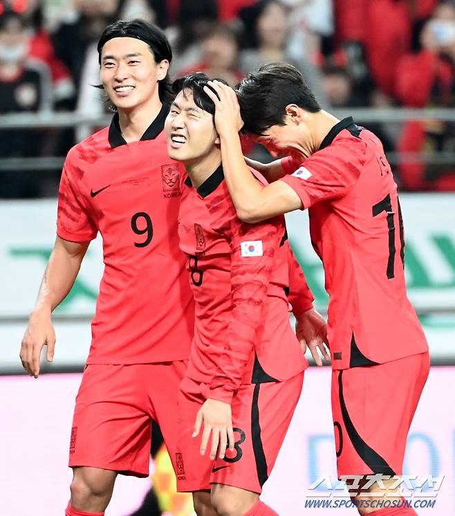 13일 서울월드컵경기장에서 열린 대한민국 축구 국가대표팀과 튀니지의 경기, 이강인이 두번�골을 터뜨리고 기쁨을 나누고 있다. 상암=허상욱 기자wook@sportschosun.com/2023.10.13/