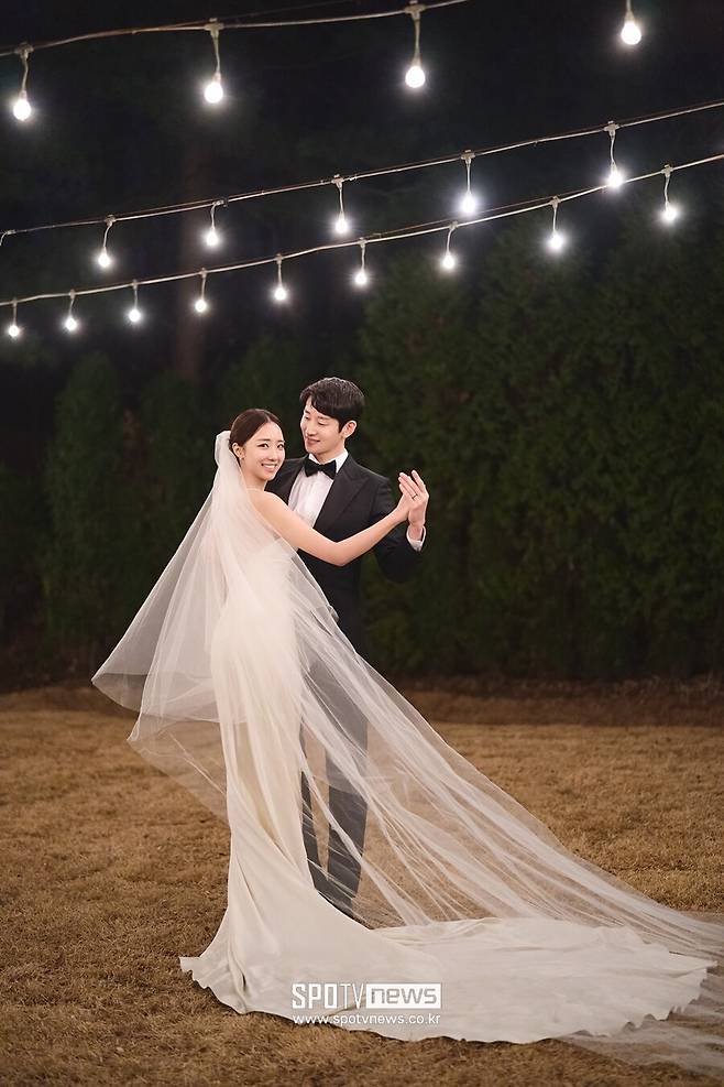 ▲ 11월 11일 결혼하는 조항리, 배혜지. ⓒ스포티비뉴스DB