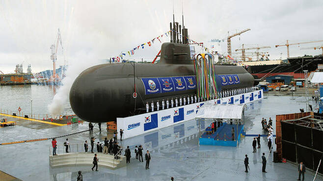 첫 국산 3천톤급 잠수함인 도산안창호함의 진수식