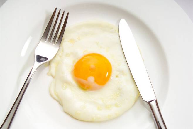 달걀은 흡수가 잘 되는 단백질이 많고 콜린 성분은 두뇌에 활력을 불어넣는다. [사진=클립아트코리아]