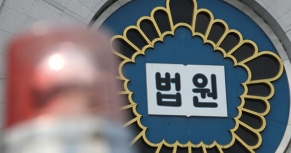 울산지법은 학교폭력 가해자 측이 징계가 과하다며 담임 등을 상대로 제기한 손해배상 청구를 기각했다.