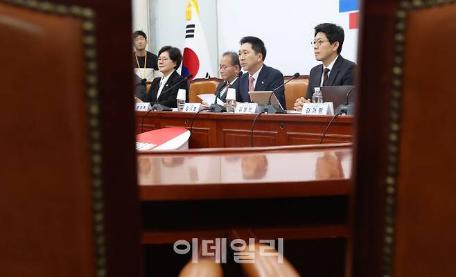 김기현 국민의힘 대표가 16일 오전 서울 여의도 국회에서 열린 최고위원회의에서 모두발언을 하고 있다. (사진=이데일리 노진환 기자)