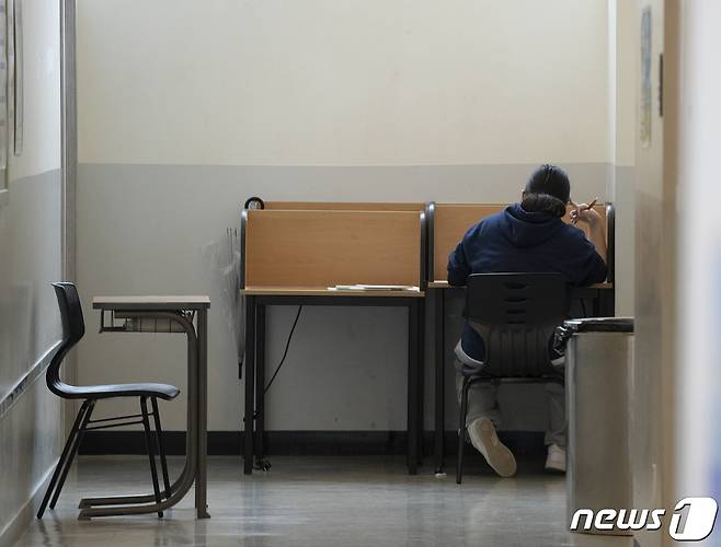 한 입시학원에서 수험생이 공부를 하고 있다. /뉴스1 ⓒ News1 신웅수 기자