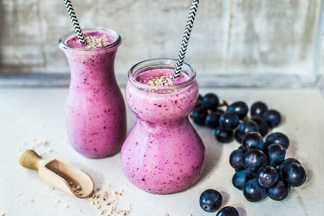 스트레스 받고 우울할 때 실제로 달콤한 음식을 먹으면 기분이 좋아지는 경우가 많다. [사진=클립아트코리아]