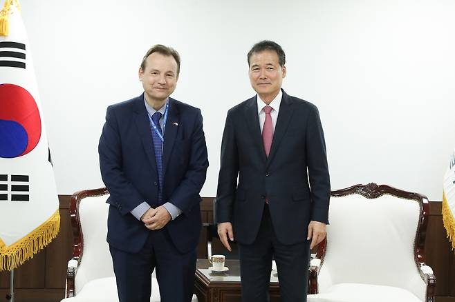 김영호 통일부 장관, 게오르그 슈미트 주한독일대사 접견.(통일부 제공)