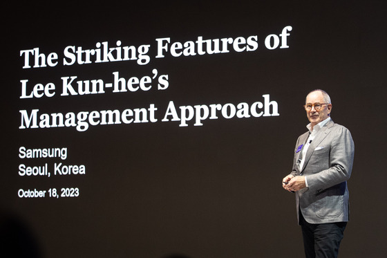 Strategy advisor and emeritus professor Roger L. Martin of the University of Toronto speaks at the forum on Wednesday in southern Seoul. [SAMSUNG ELECTRONICS]