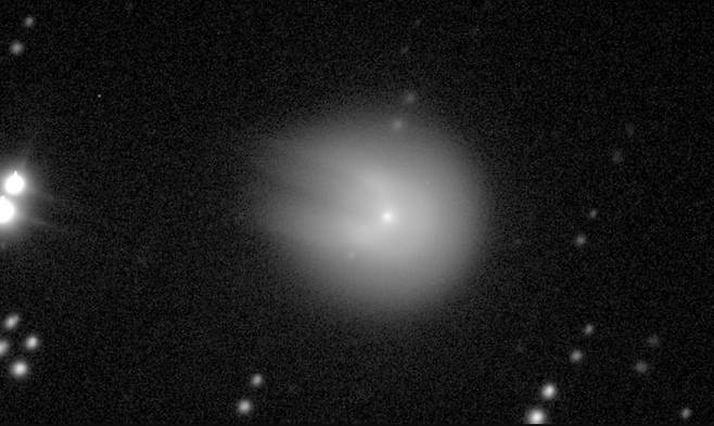 지난 10월 7일 촬영한 극저온 또는 저온 화산 혜성인 ‘12P/ 폰즈-브룩스’의 모습