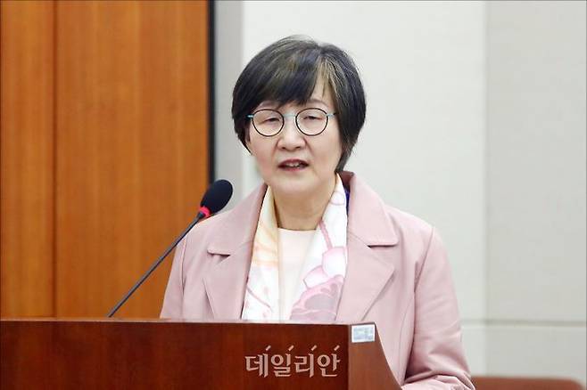 권태선 방송문화진흥회 이사장이 19일 국회에서 열린 2023년도 과학기술정보방송통신위원회 국정감사에서 발언하고 있다.ⓒ데일리안 홍금표 기자