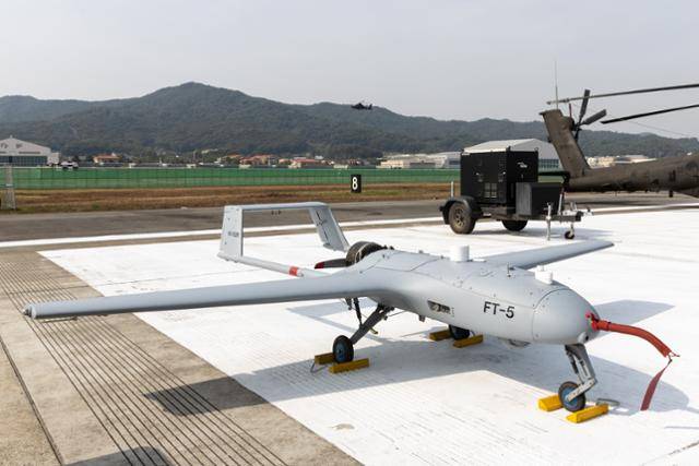 19일 경기 성남 서울공항에서 열린 ‘서울 국제 항공우주 및 방위산업 전시회(Seoul ADEX) 2023’에 대한항공이 개발한 사단급 정찰용 무인기(KUS-FT)가 전시돼 있다. 대한항공 제공