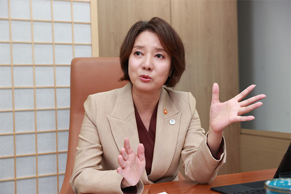 Minister of SMEs and Startups Lee Young [Photo by Kim Si-gyun]