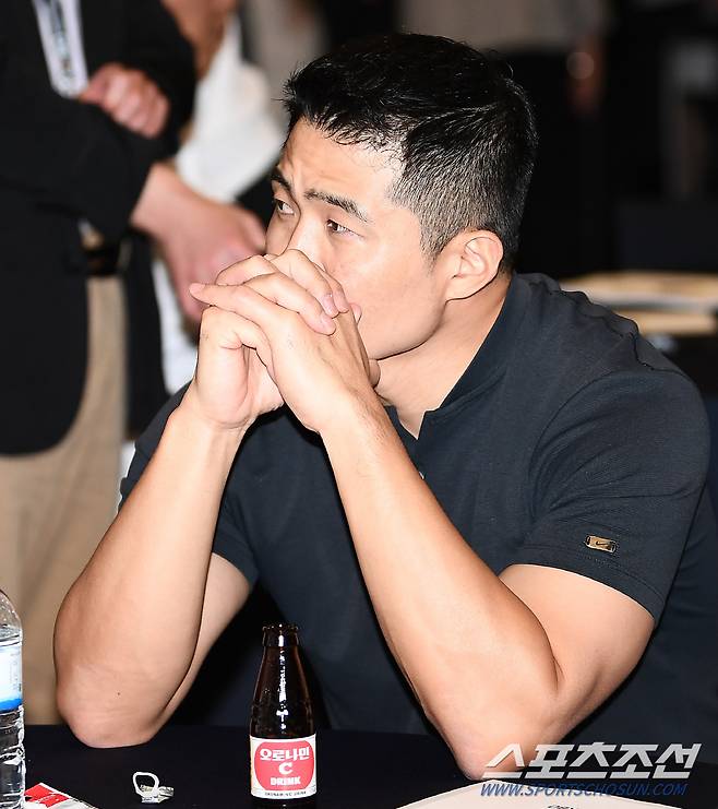 2024 KBO 신인 드래프트가 14일 웨스틴조선호텔 그랜드볼룸에서 열렸다. 롯데 성민규 단장이 생각에 잠겨 있다. 박재만 기자pjm@sportschosun.com/2023.09.14/