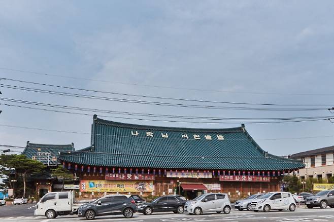 한국전통 도예의 요람인 이천도예촌을 중심으로 전통한옥으로 지어진 쌀밥거리는 전통 쌀밥정식을 맛볼 수 있다. /사진=한국관광공사