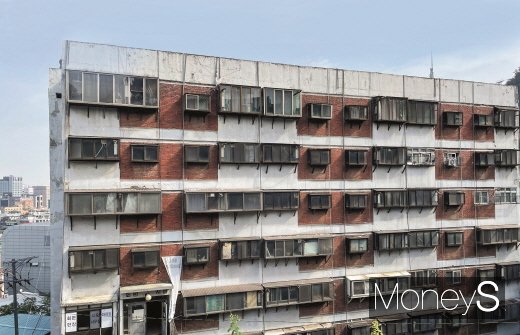 도시 흉물된 '회현시민'… 1세대 토지임대아파트의 끝자락