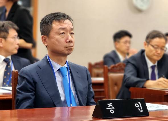최희문 메리츠증권 대표이사가 17일 서울 여의도 금융감독원 본원에서 열린 국회 정무위원회 국정감사에 증인으로 출석했다. 최 대표는 이날 이화전기 거래정지 관련 의혹 및 부동산PF 부실 등과 관련한 질의를 받는다./사진=뉴스1