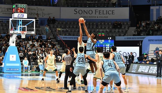 고양 소노 홈 개막전 점프볼 [KBL 제공. 재판매 및 DB금지]