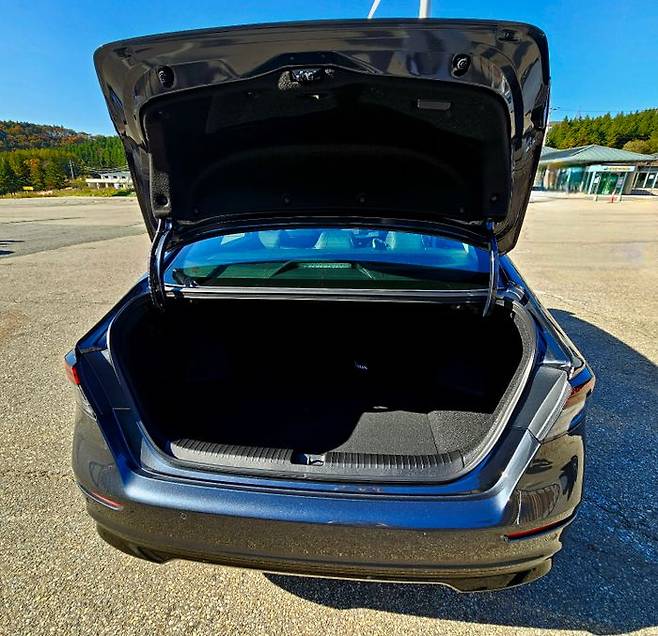 올 뉴 어코드 하이브리드 트렁크. ⓒ데일리안 정진주 기자