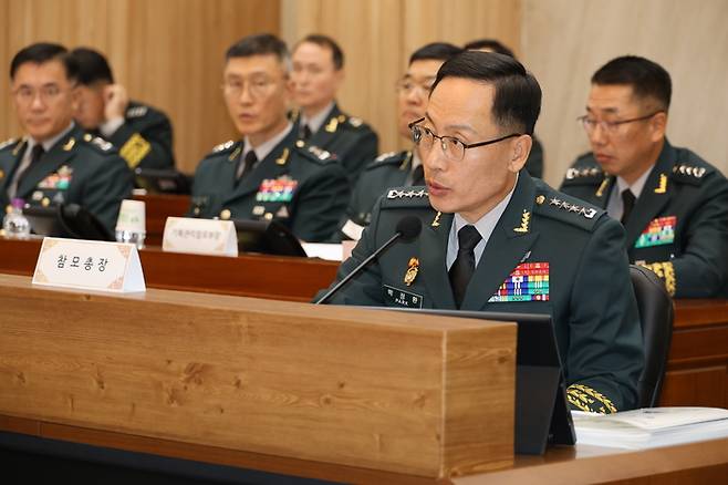 박정환 육군참모총장이 23일 충남 계룡대 육군본부에서 열린 국회 국방위원회의 육군본부에 대한 국정감사에서 답변하고 있다. 연합뉴스