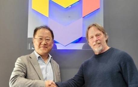 박재홍(왼쪽) 보스반도체 대표와 짐 켈러(오른쪽) 텐스토렌트 대표. [보스반도체 제공]