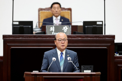 인천시의회 나상길 시의원(더불어민주당·부평4)이 24일 열린 제3차 본회의에서 발언하고 있는 모습. 시의회 제공