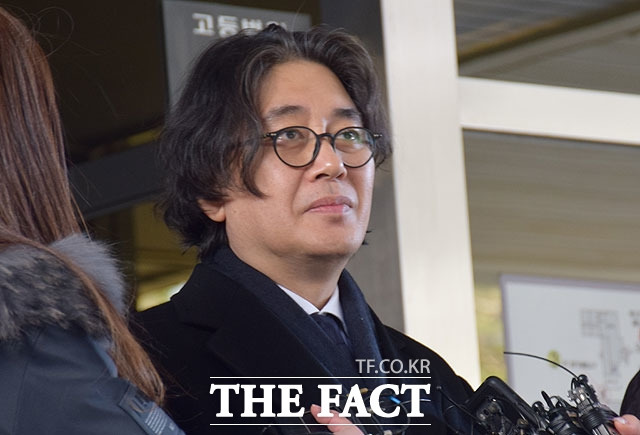 태광그룹의 횡령·배임 의혹과 관련해 경찰이 24일 이호진 전 회장 자택과 그룹 경영협의회 사무실, 태광 컨트리클럽에 대한 압수수색을 실시한 가운데 사측은 "이 전 회장과 무관한 전 경영진의 비위 행위"라는 입장을 25일 밝혔다. /장병문 기자