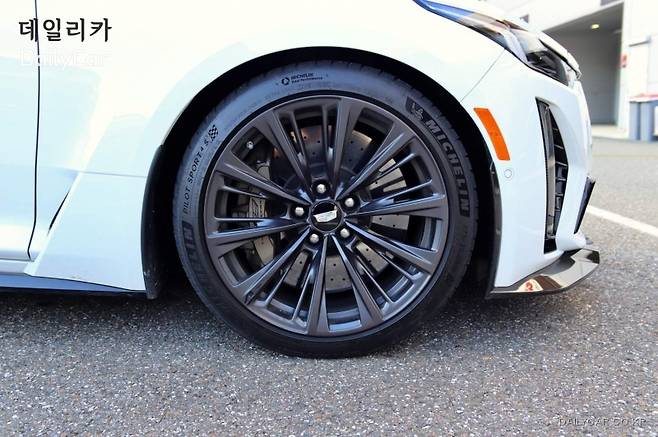 캐딜락, CT5-V 블랙윙