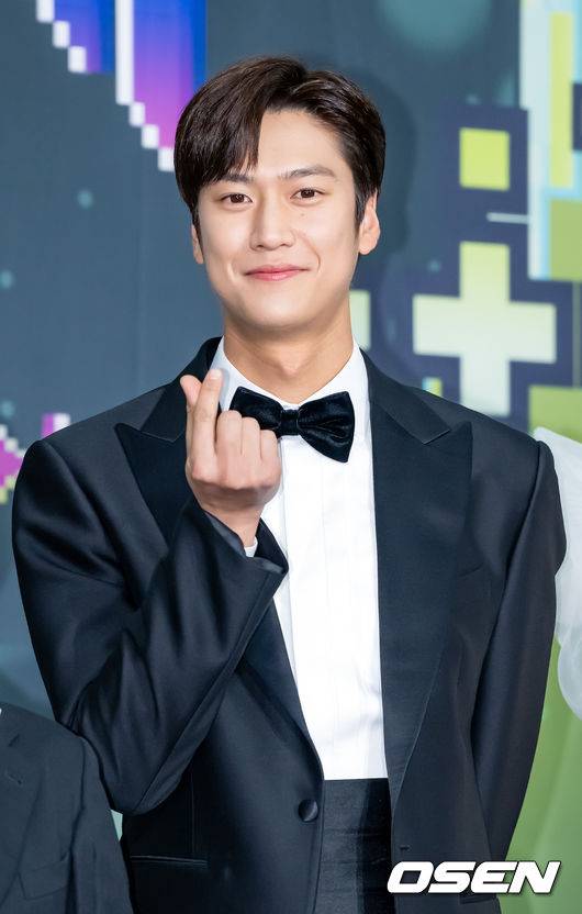 [OSEN=민경훈 기자]배우 나인우가 무대 위에서 포즈를 취하고 있다. 2022.12.16 /rumi@osen.co.kr