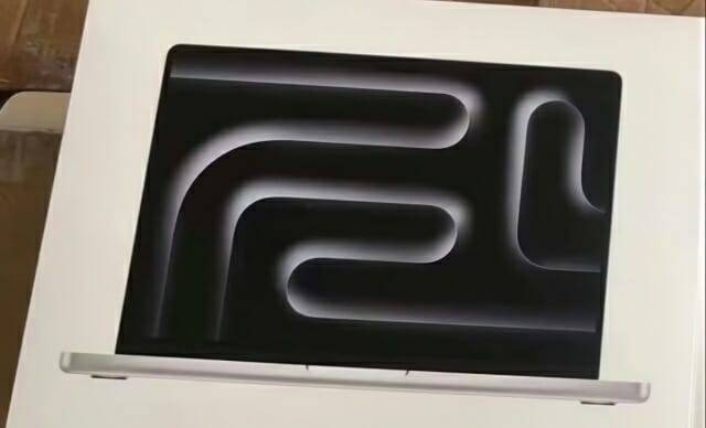 중국 웨이보에 신형 맥북 프로의 제품 상자로 보이는 이미지가 등장했다. (사진=웨이보)