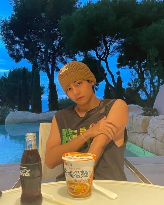 사진출처: BTS 뷔 SNS