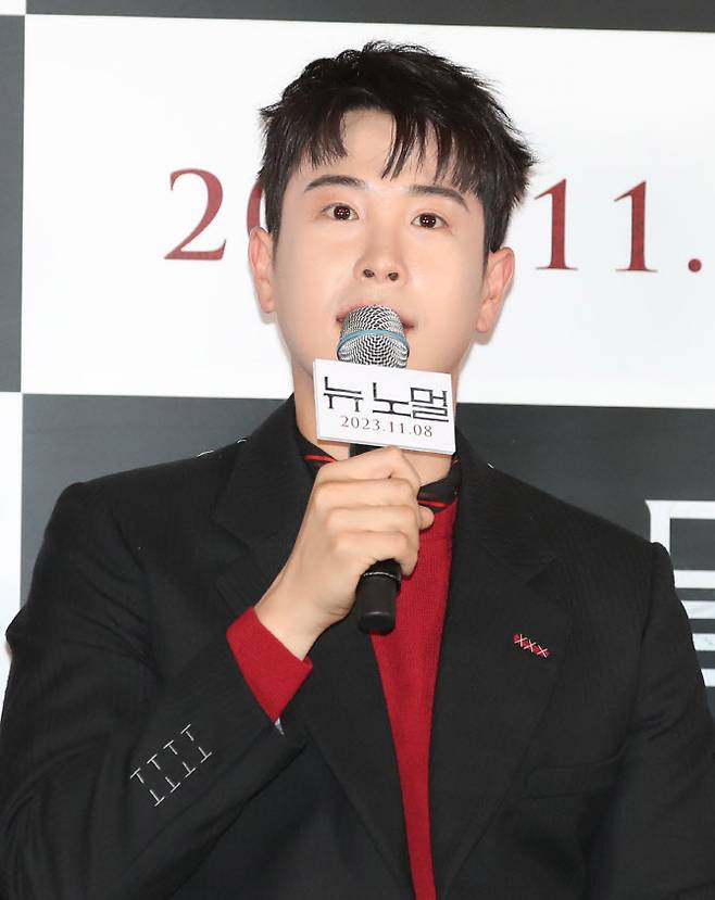 블락비 피오(본명 표지훈)이 27일 오후 서울 용산구 CGV 용산아이파크몰에서 진행된 영화 ‘뉴 노멀’(감독 정범식) 언론배급시사회 및 기자간담회에서 인사말을 하고 있다.(사진=뉴스1)