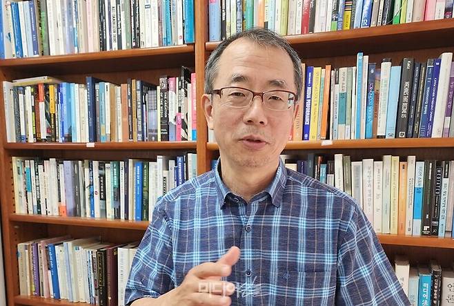 ▲ 윤석민 서울대 언론정보학과 교수. 사진=미디어오늘.