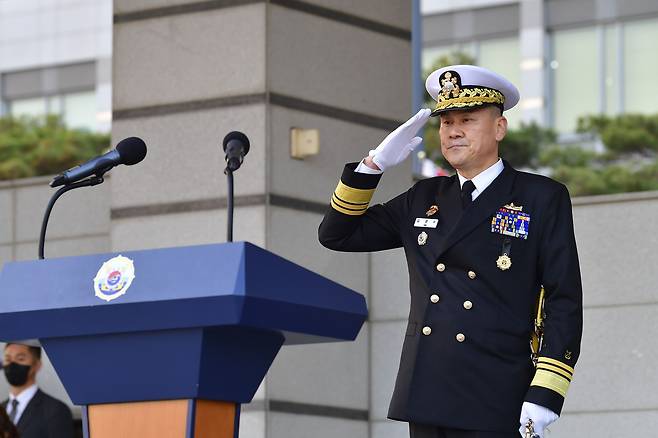 김명수 해군작전사령관. 윤석열 대통령은 29일 김 사령관을 차기 합참의장에 내정했다. /해군작전사령부