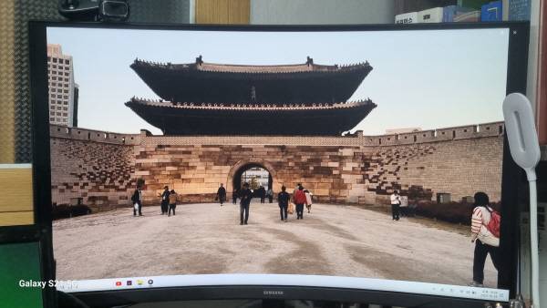 아이폰 15 프로를 이용해 동영상을 촬영했고 이 동영상을 모니터에 띄운 뒤 사진으로 촬영한 모습. 정옥재 기자