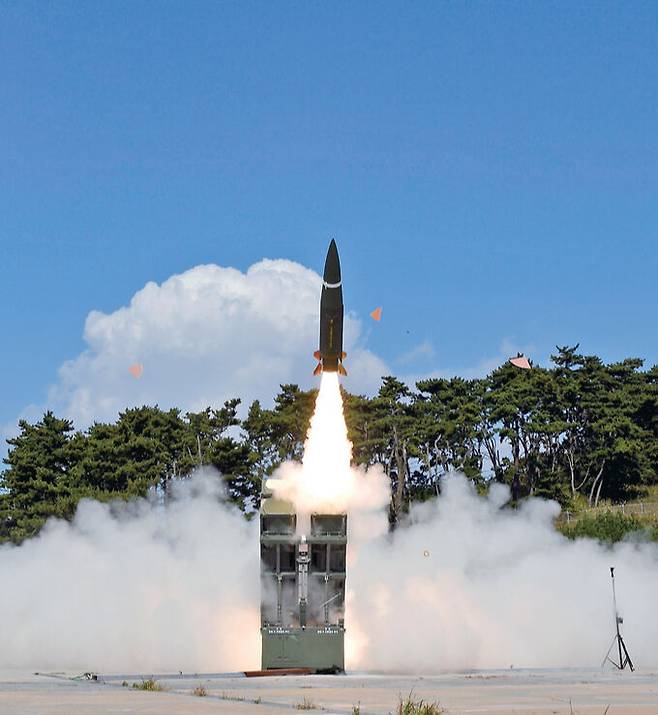 KTSSM가 고정식 발사대에서 발사되고 있다. 세계일보 자료사진