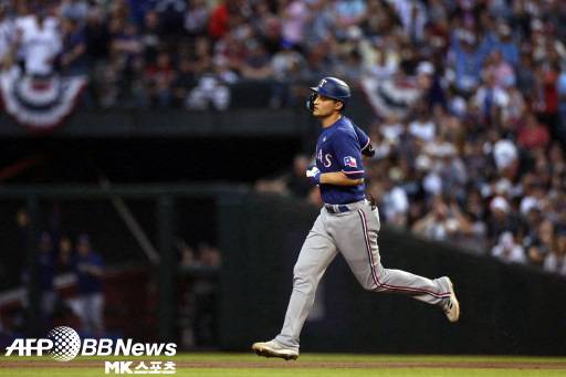 시거는 3회 투런 홈런을 터트렸다. 사진(美 피닉스)=ⓒAFPBBNews = News1