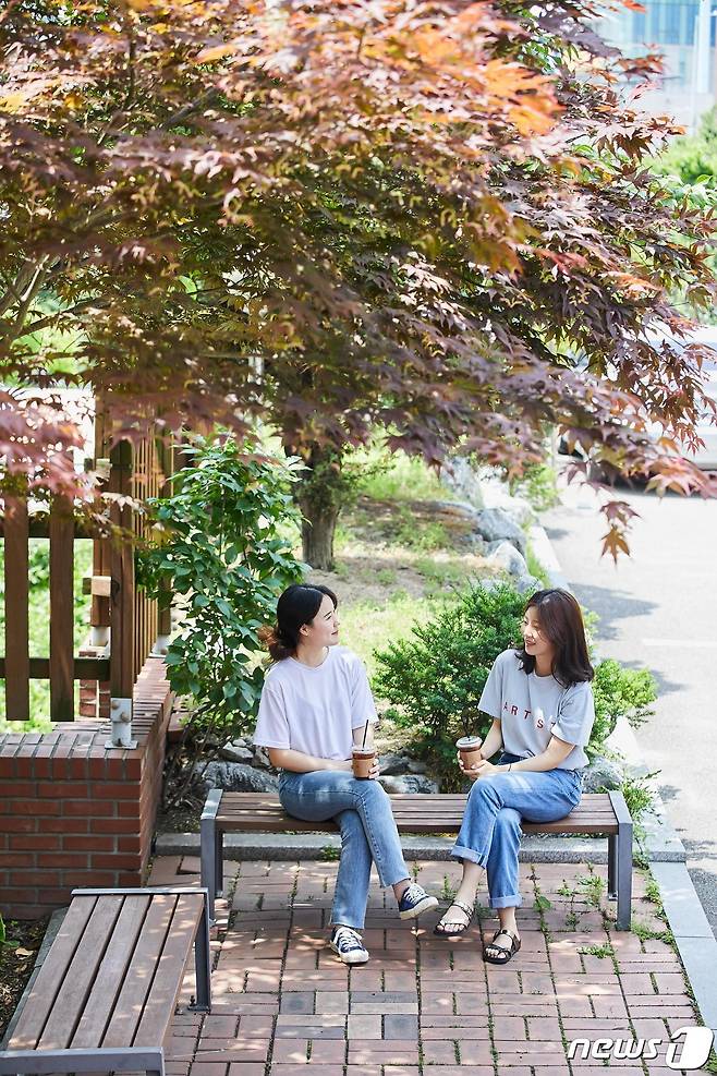 서울시 중부·남부기술교육원 중부캠퍼스에서 교육생들이 대화를 나누고 있다. (사진제공 = 서울시 중부·남부기술교육원)